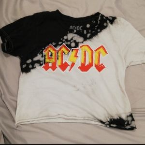 Cropped ACDC shirt
